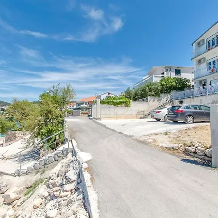 Apartments Na Obali Mora * Razanj