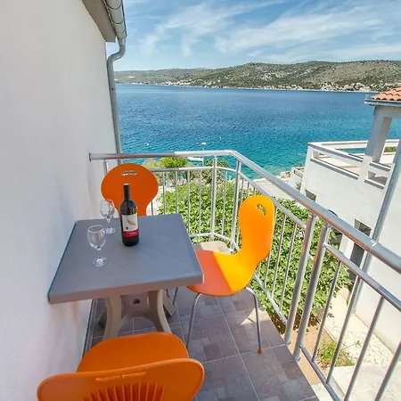 Apartments Na Obali Mora Apartment Razanj