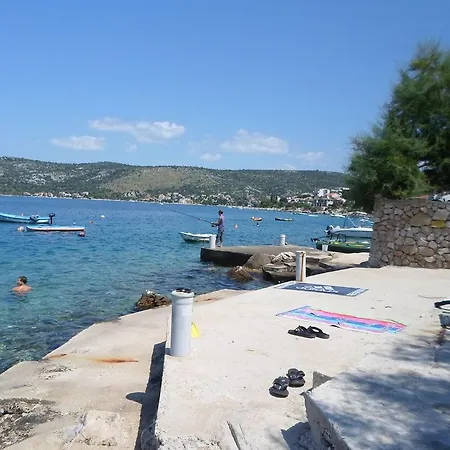 Apartment Apartments Na Obali Mora Ražanj